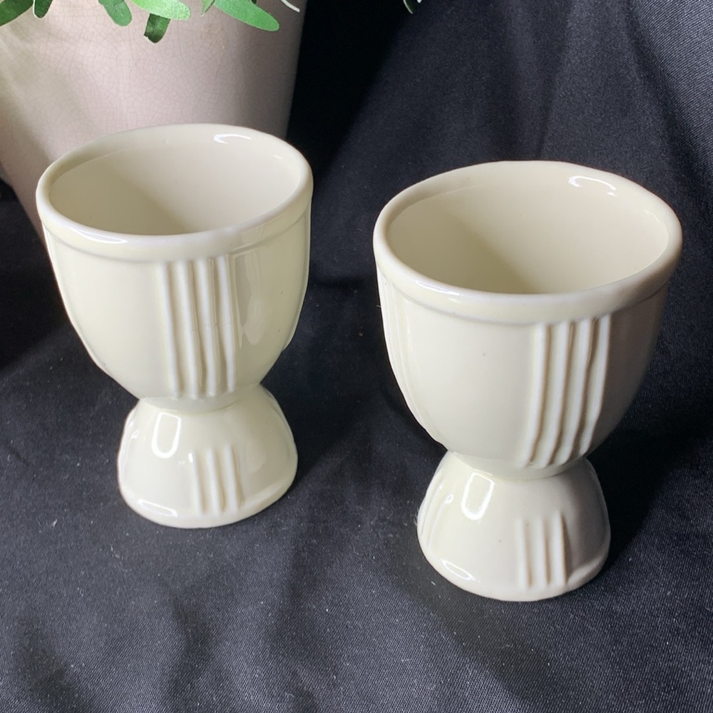 Vintage Art deco 1930โs Hankscraft cream colored double egg cups - Picture 2 of 10